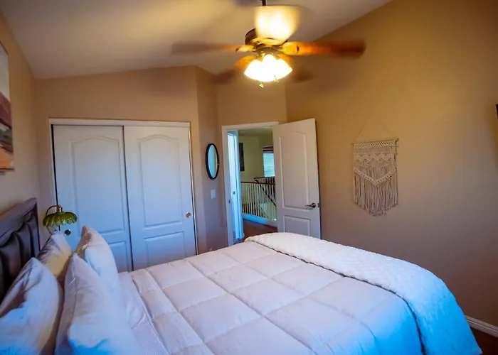 Full House W/ Private Heated Pool And Pizza Oven!