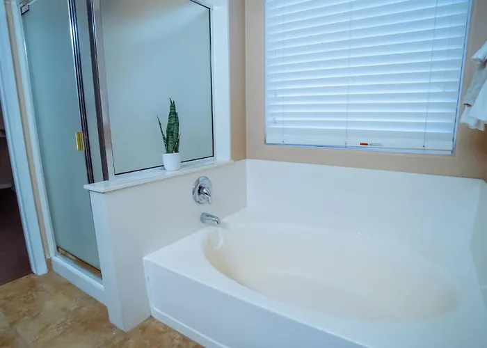 Holiday home Full House W/ Private Heated Pool And Pizza Oven!