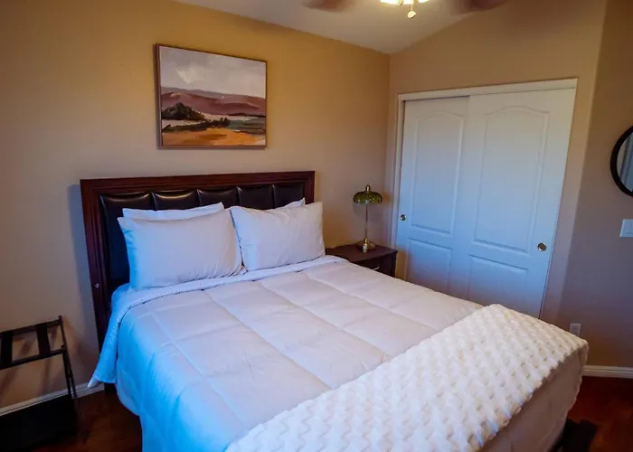 Full House W/ Private Heated Pool And Pizza Oven! * Phoenix