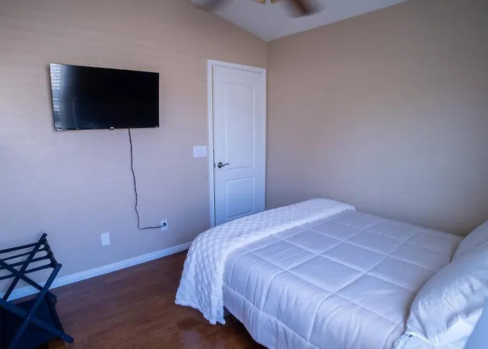 Holiday home Full House W/ Private Heated Pool And Pizza Oven!