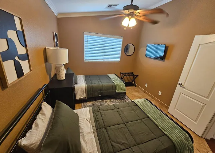 Full House W/ Private Heated Pool And Pizza Oven! Holiday home